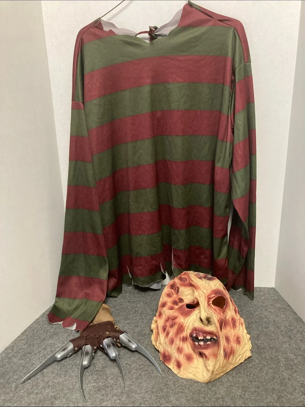 Nightmare on Elm Street 3 piece costume, mask, glove, shirt adult size